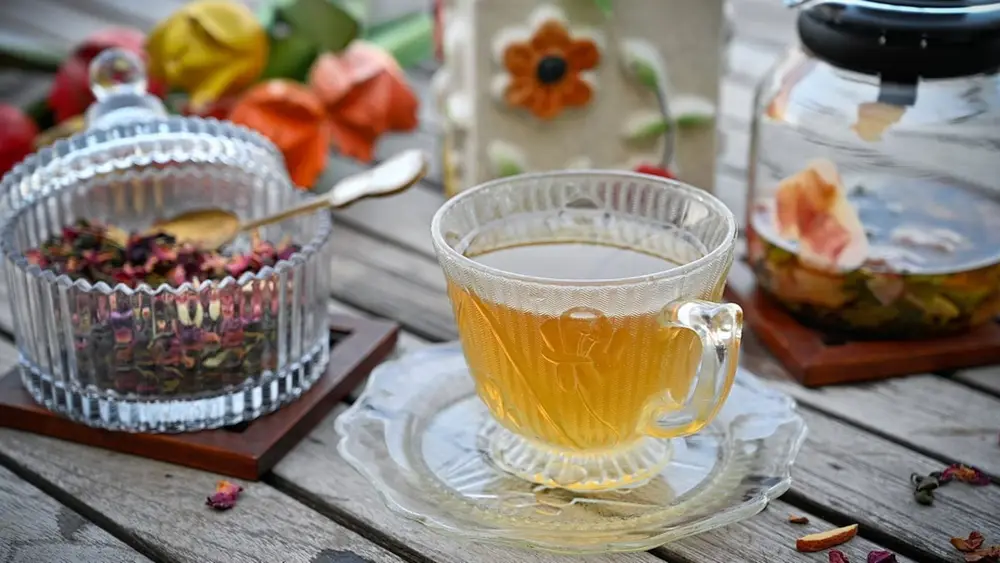 Kahwa saffron tea